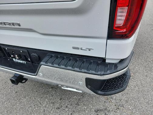 Summit White 2026 GMC Sierra 1500 SLT