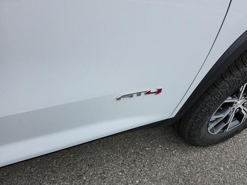 2026 GMC Acadia AT4 AWD