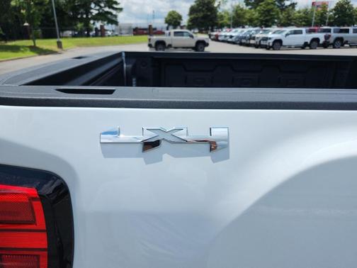 Summit White 2026 GMC Sierra 2500 Pro