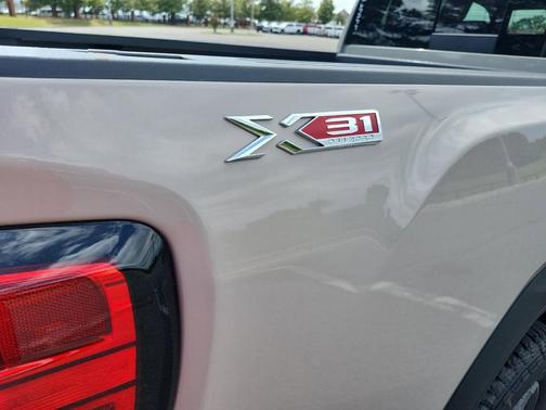 Coastal Dune 2026 GMC Sierra 2500 SLE