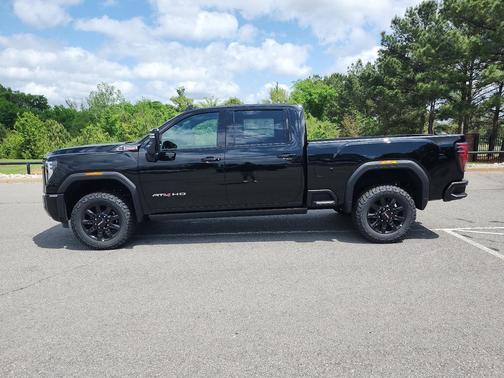 Onyx Black 2026 GMC Sierra 2500 AT4
