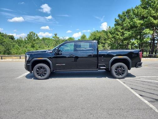2025 GMC Sierra 2500 AT4