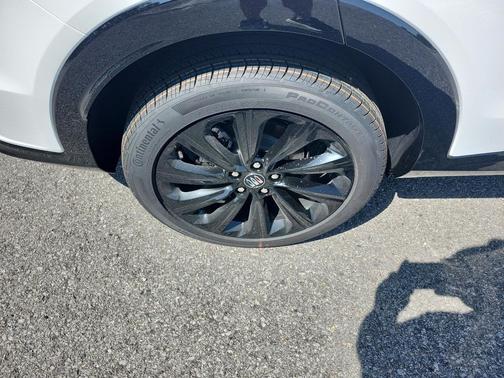 Summit White 2026 Buick Envista Sport Touring FWD