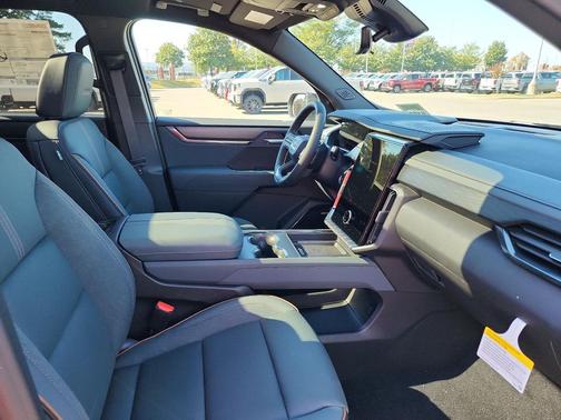 2026 GMC Acadia AT4 AWD