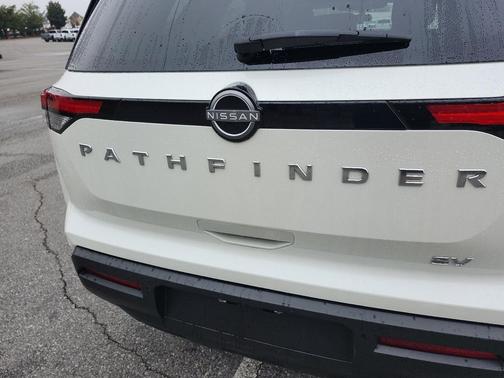 2024 Nissan Pathfinder SV FWD