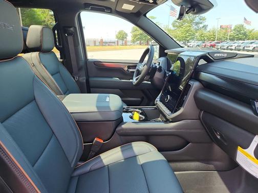 Onyx Black 2026 GMC Yukon 4WD AT4