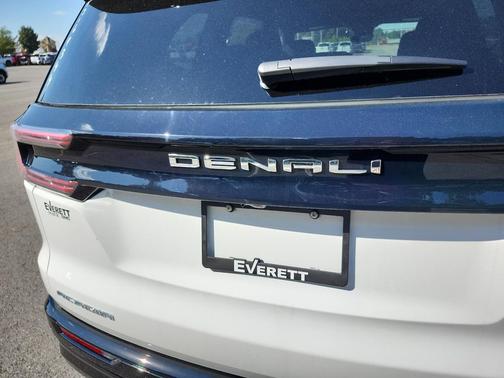 2026 GMC Acadia Denali