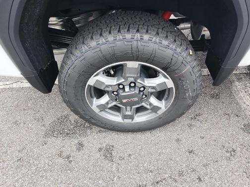 2026 GMC Sierra 2500 SLT