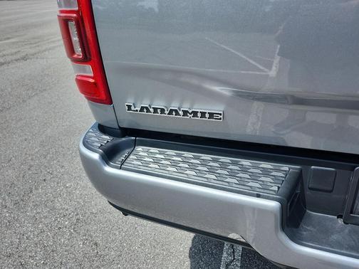 Billet Silver Metallic Clearcoat 2023 RAM 2500 Laramie Crew Cab 4x4 6'4' Box