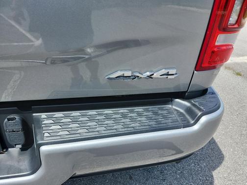 Billet Silver Metallic Clearcoat 2023 RAM 2500 Laramie Crew Cab 4x4 6'4' Box