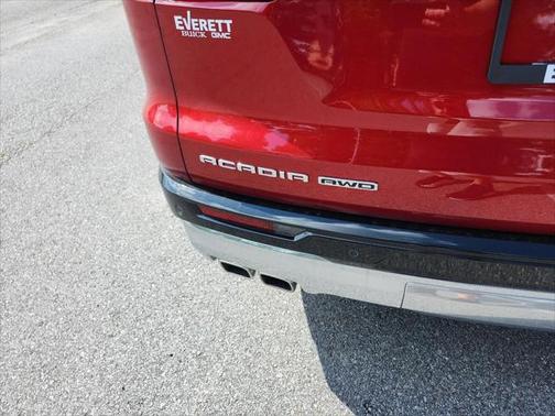 2025 GMC Acadia Denali
