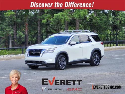 2023 Nissan Pathfinder SL 4WD