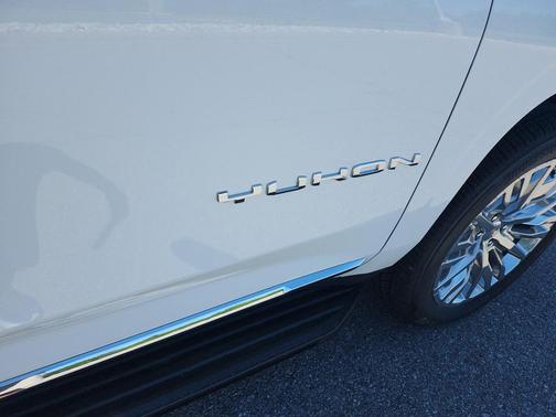 Summit White 2026 GMC Yukon 4WD Elevation