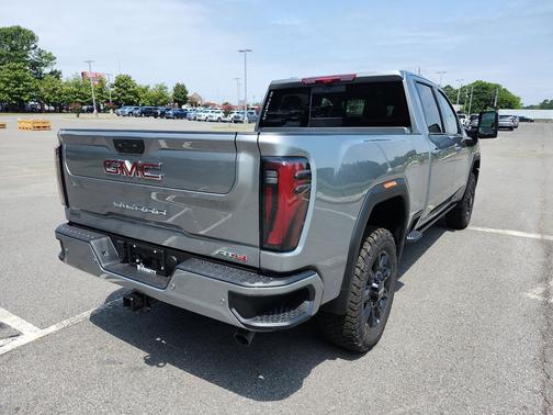 2025 GMC Sierra 2500 AT4
