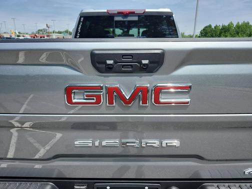 2025 GMC Sierra 2500 AT4