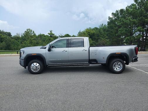 2025 GMC Sierra 3500 Denali