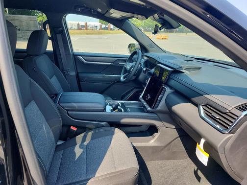 2026 GMC Acadia FWD Elevation