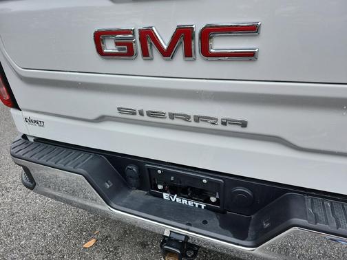 2025 GMC Sierra 1500 SLE