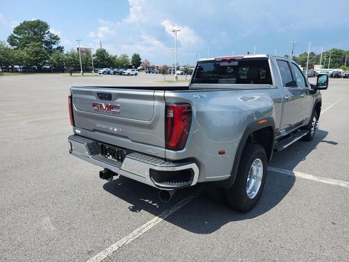 2026 GMC Sierra 3500 SLT