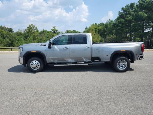 2026 GMC Sierra 3500 SLT