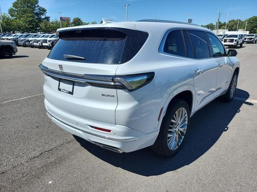 Iridescent White Tricoat 2027 Buick Enclave Avenir