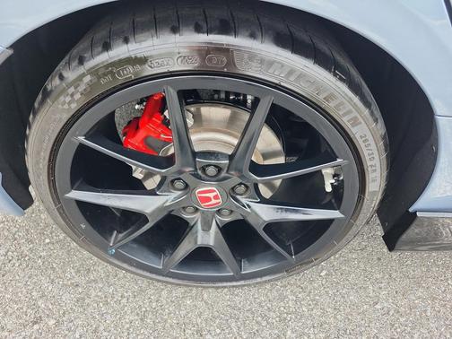 2025 Honda Civic Type R Base (M6)