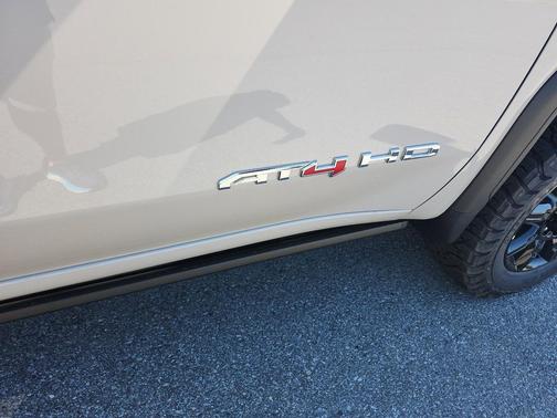 2026 GMC Sierra 2500 AT4