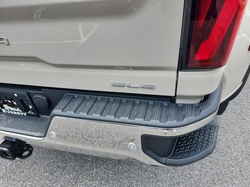 White Sands 2026 GMC Sierra 3500 SLE
