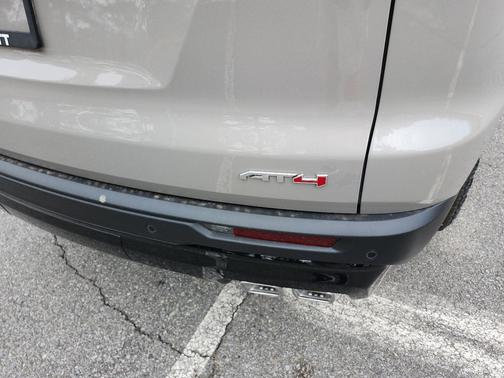 2026 GMC Acadia AT4 AWD