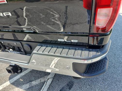 2025 GMC Sierra 2500 SLE