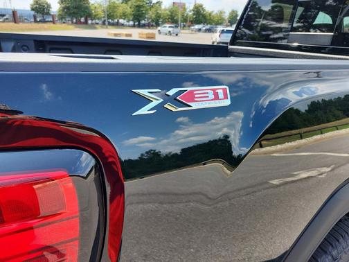 2025 GMC Sierra 2500 SLE