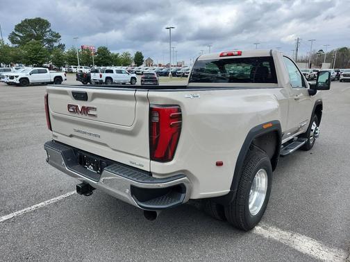 2026 GMC Sierra 3500 SLE