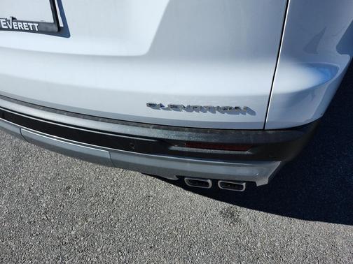 2026 GMC Acadia Elevation FWD