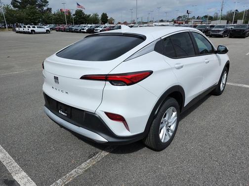 Summit White 2026 Buick Envista Preferred FWD