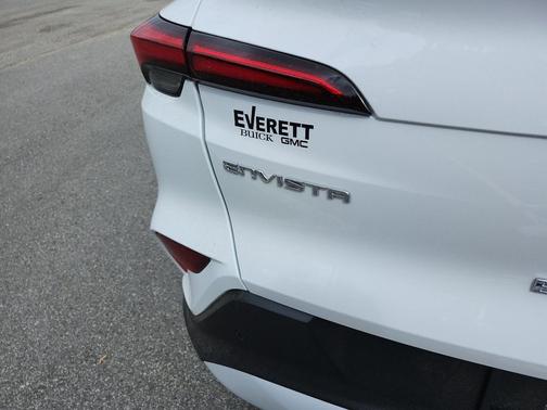 Summit White 2026 Buick Envista Preferred FWD