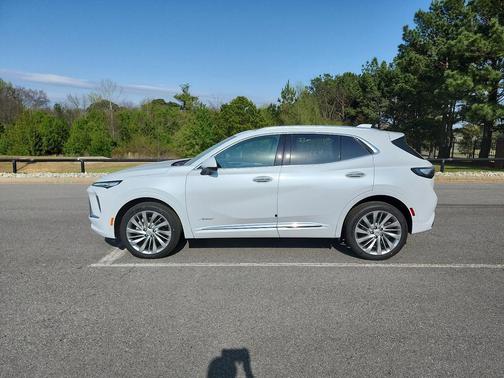 Iridescent White Tricoat 2026 Buick Envision Avenir AWD