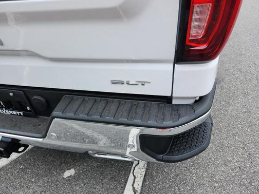 Summit White 2026 GMC Sierra 1500 SLT