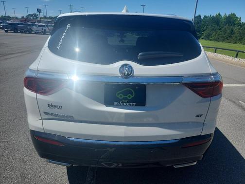 White Frost Tricoat 2022 Buick Enclave FWD Essence