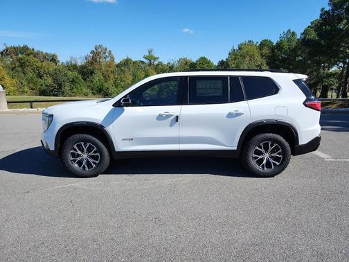 2026 GMC Acadia AT4 AWD