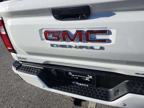 2024 GMC Canyon Denali