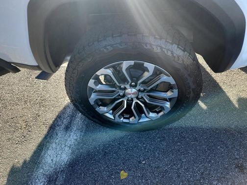 2024 GMC Canyon Denali