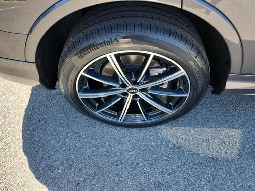 2023 Audi Q7 55 Premium Plus