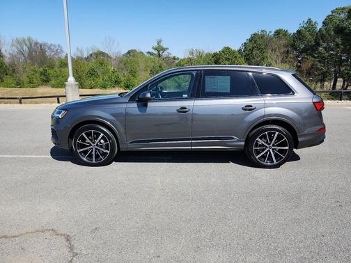 2023 Audi Q7 55 Premium Plus