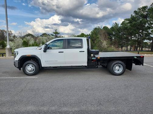 Summit White 2026 GMC Sierra 3500 Base