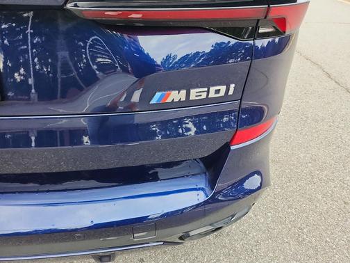 2025 BMW X5 M60i