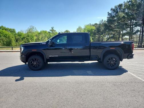Onyx Black 2026 GMC Sierra 2500 AT4