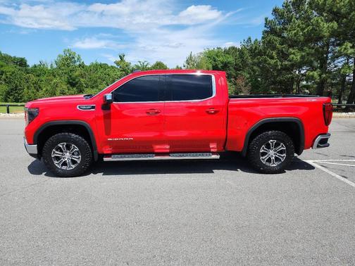 Cardinal Red 2023 GMC Sierra 1500 SLE
