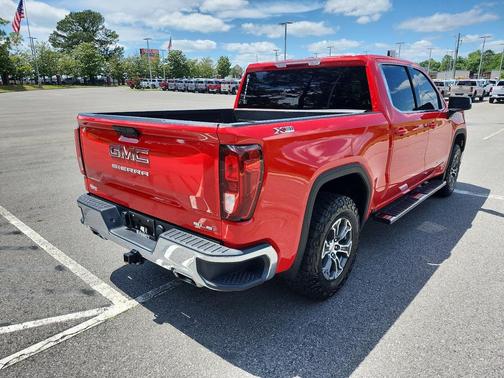 Cardinal Red 2023 GMC Sierra 1500 SLE