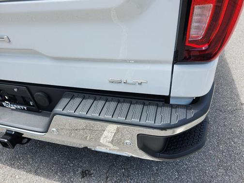 Summit White 2026 GMC Sierra 1500 SLT