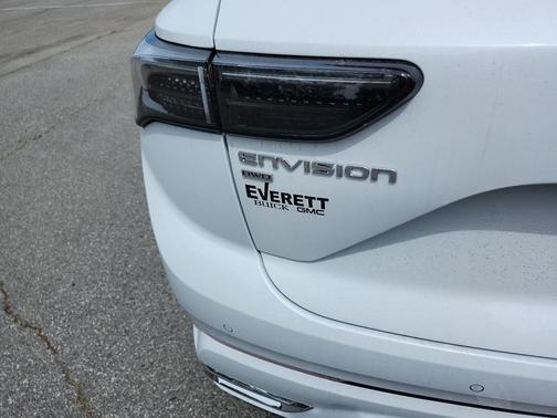 Iridescent White Tricoat 2026 Buick Envision Avenir AWD